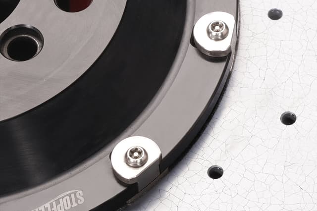 Floating rotor hat hardware and mounting interface.